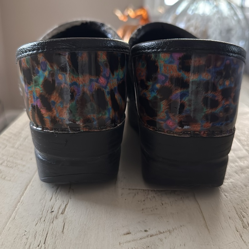 Size 35 Multi Colored Cheetah Print Dansko Clogs - image 3